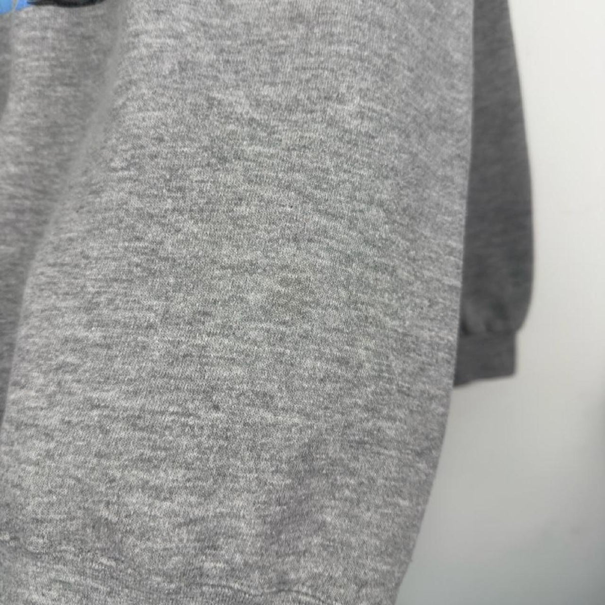 Vintage 00s Disney Eeyore Rainy Grey Sweatshirt (M)