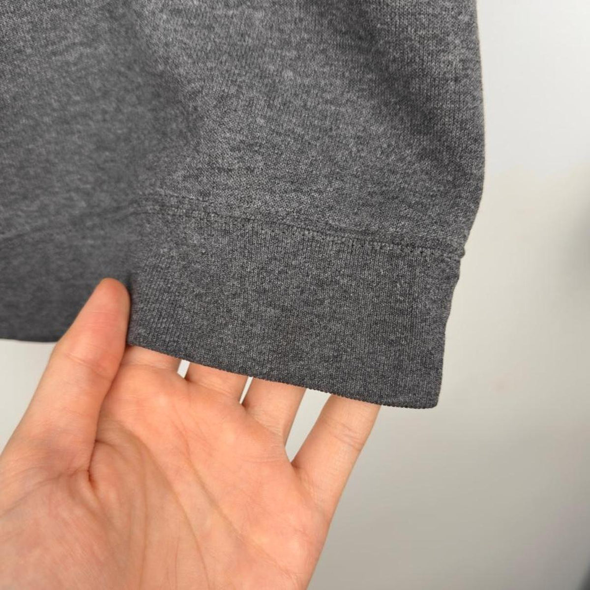 Vintage 2000 Mickey Mouse Dark Grey Sweatshirt (Women's L/XL)