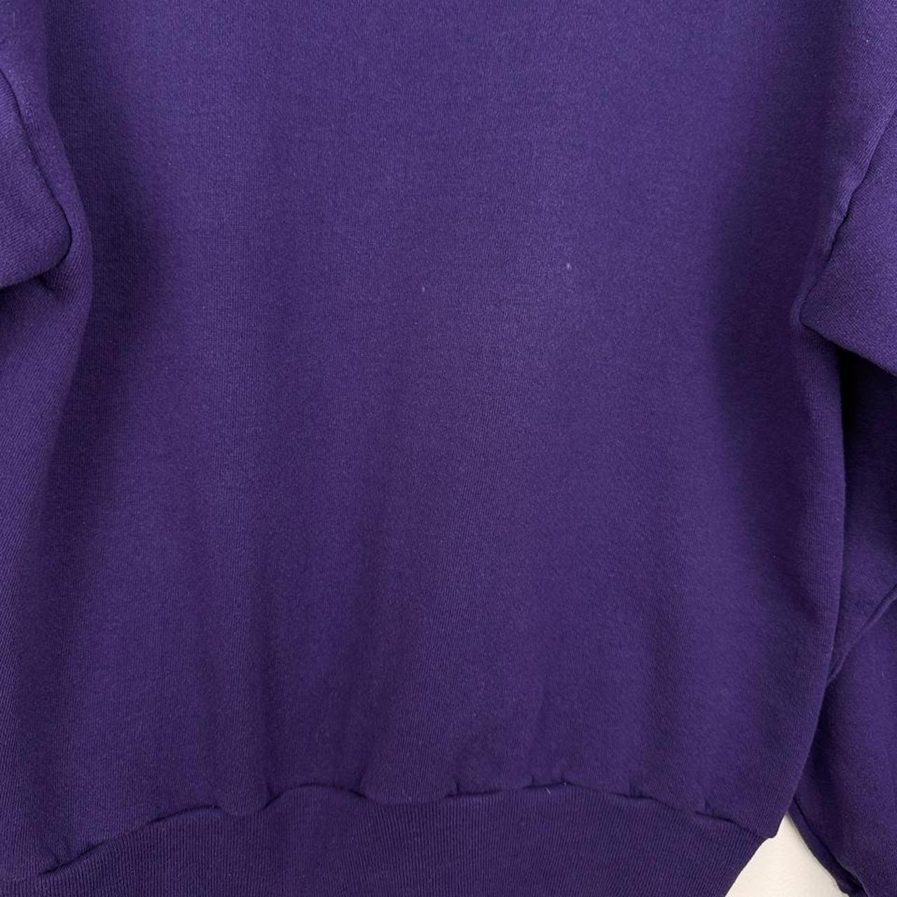 Vintage 90s Winnie the Pooh Embroidered Purple Sweatshirt (M)
