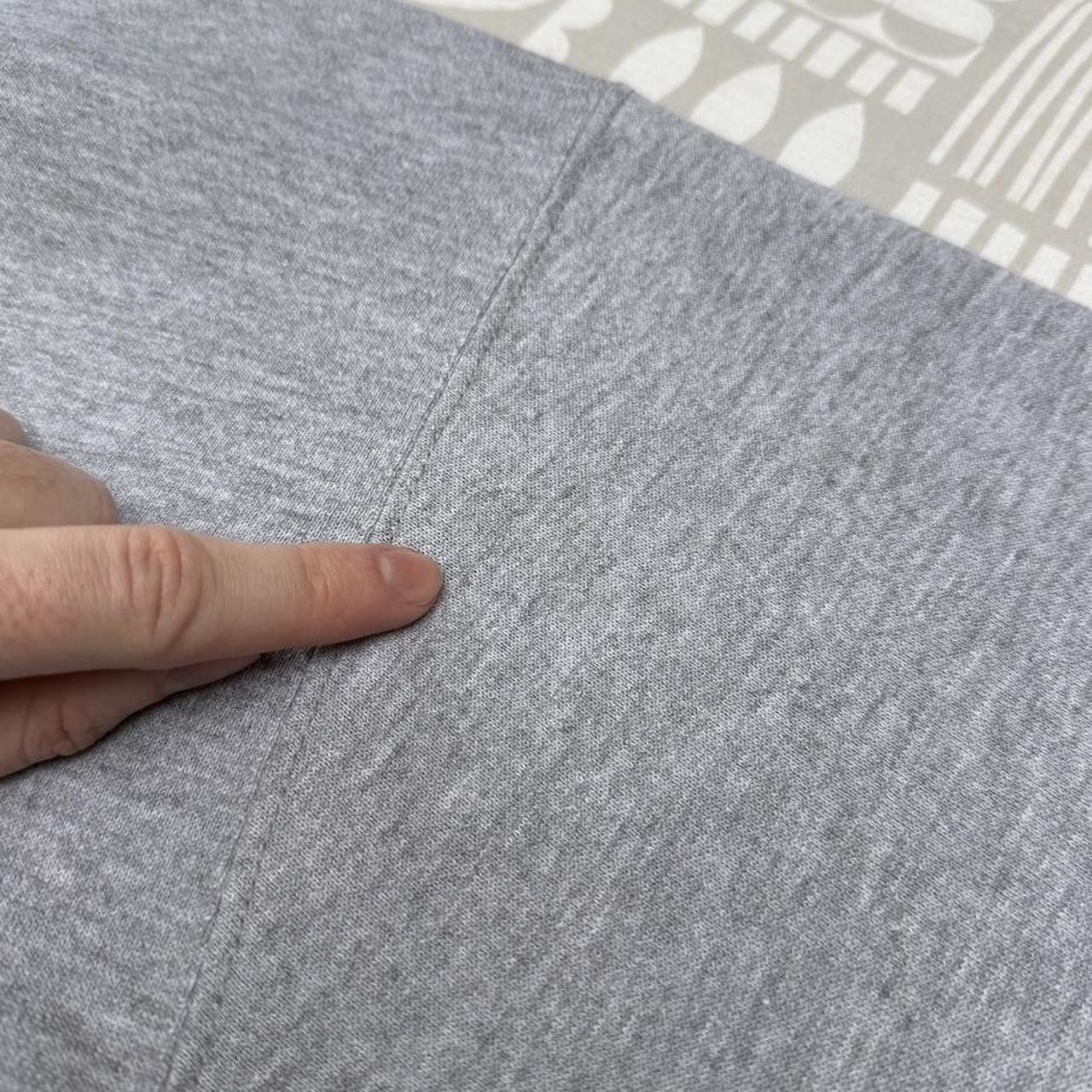 Vintage Walt Disney World Pooh & Friends 2002 Sweatshirt (L/XL)