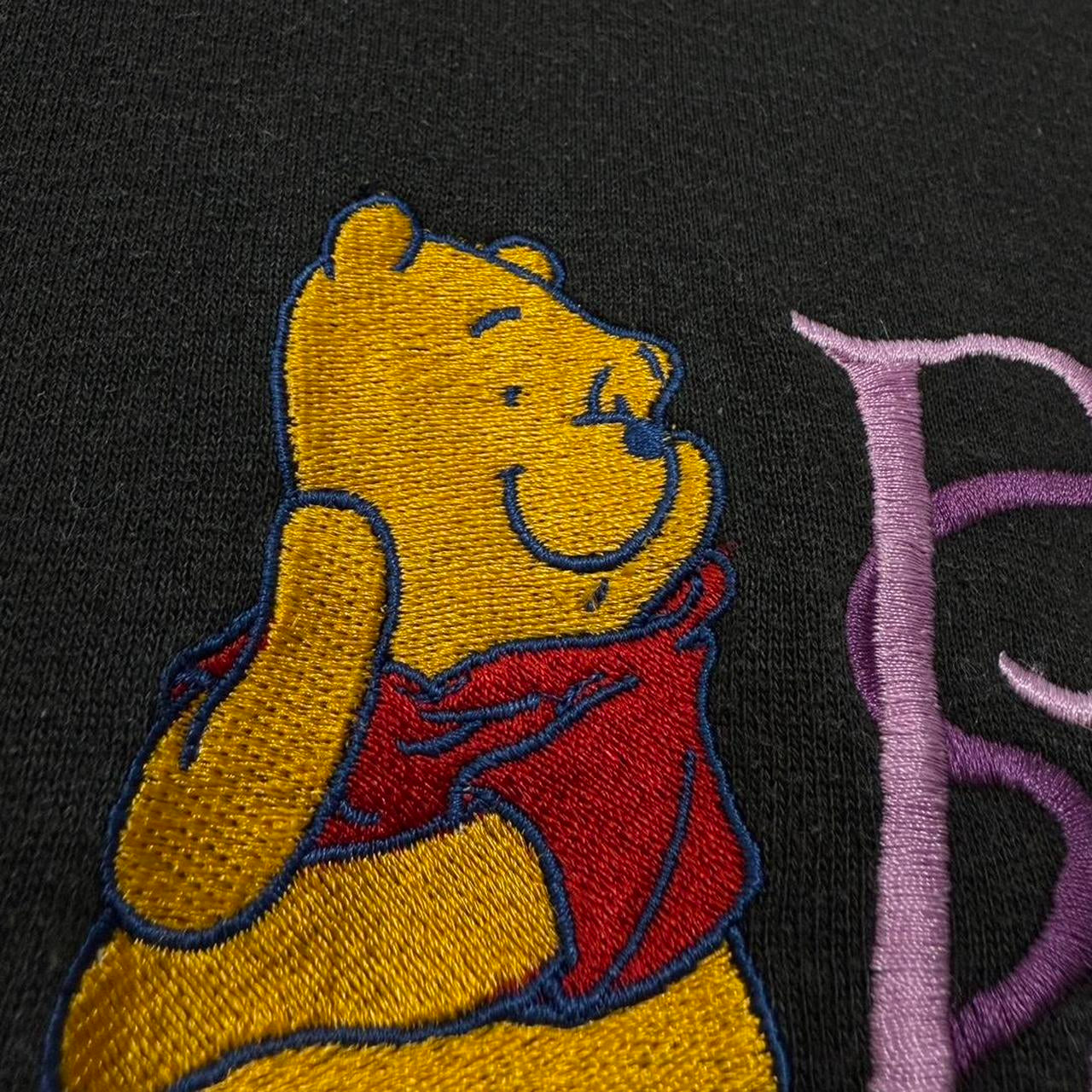 Vintage Pooh Embroidered 90s V Neck Sweatshirt (XL)