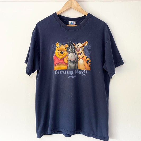 Disneyland Pooh & Friends Group Hug 00s T Shirt (L)