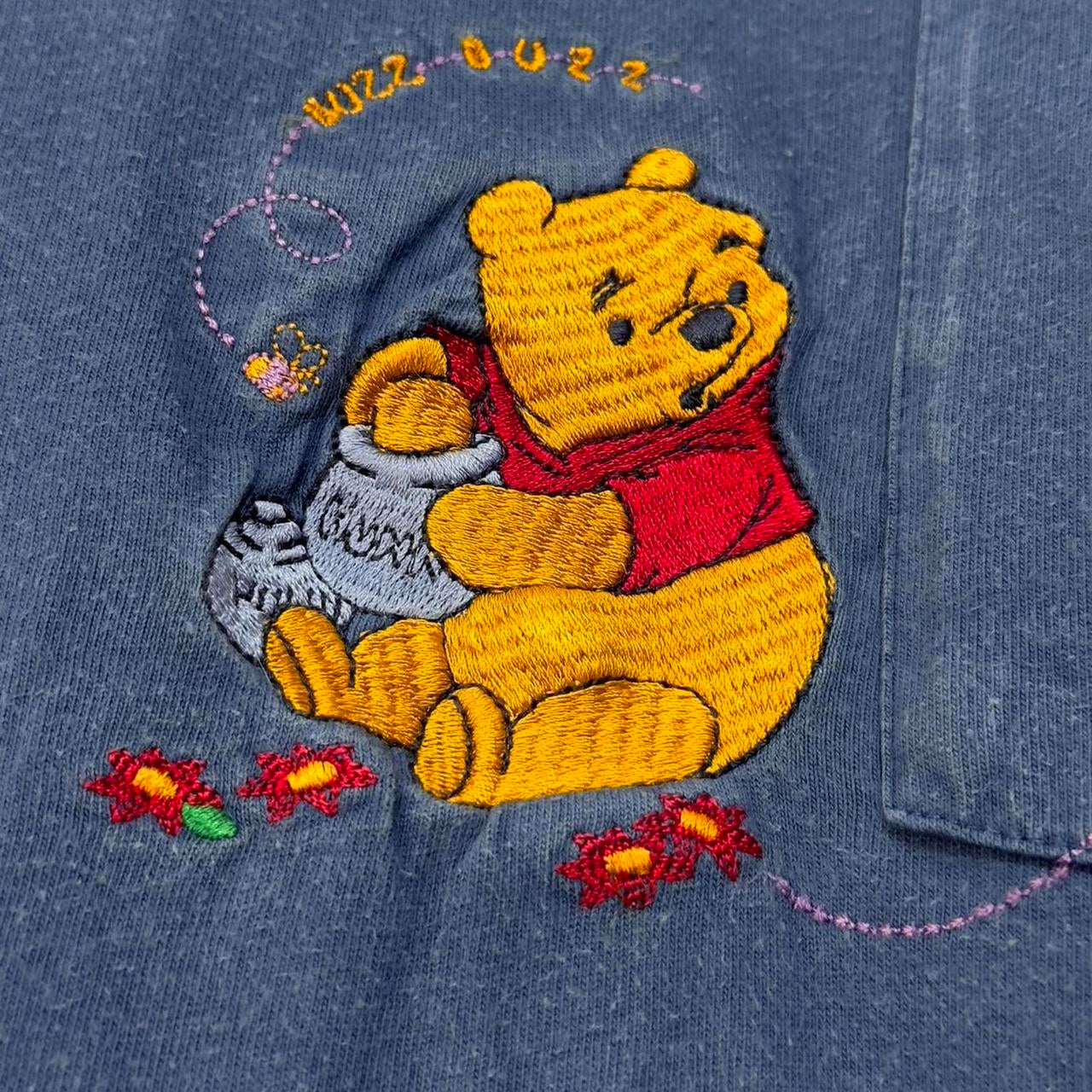 Vintage Winnie the Pooh Bees 00s Pocket T Shirt (XXL)