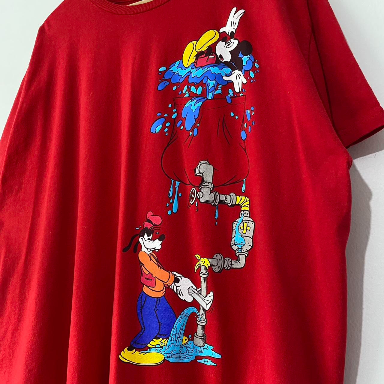 Vintage Mickey & Goofy Water Pipe 90s T Shirt (XL/XXL)