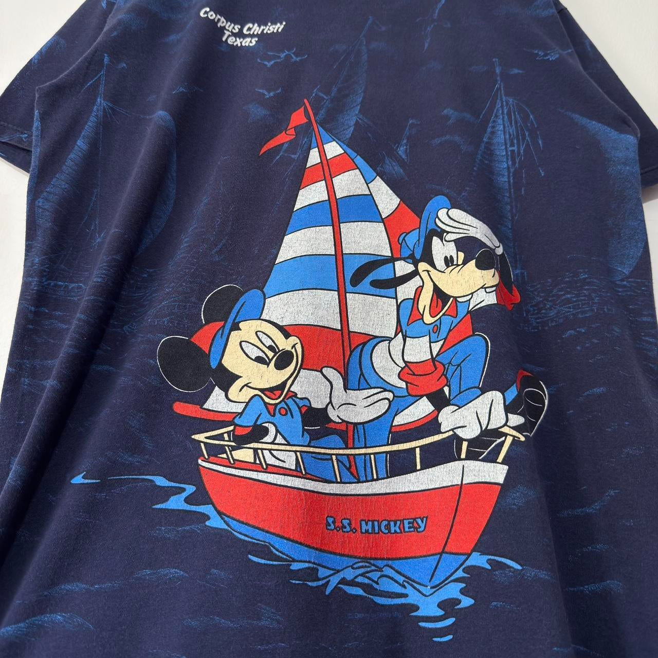 Vintage Mickey and Goofy Sailing 90s T Shirt (L)