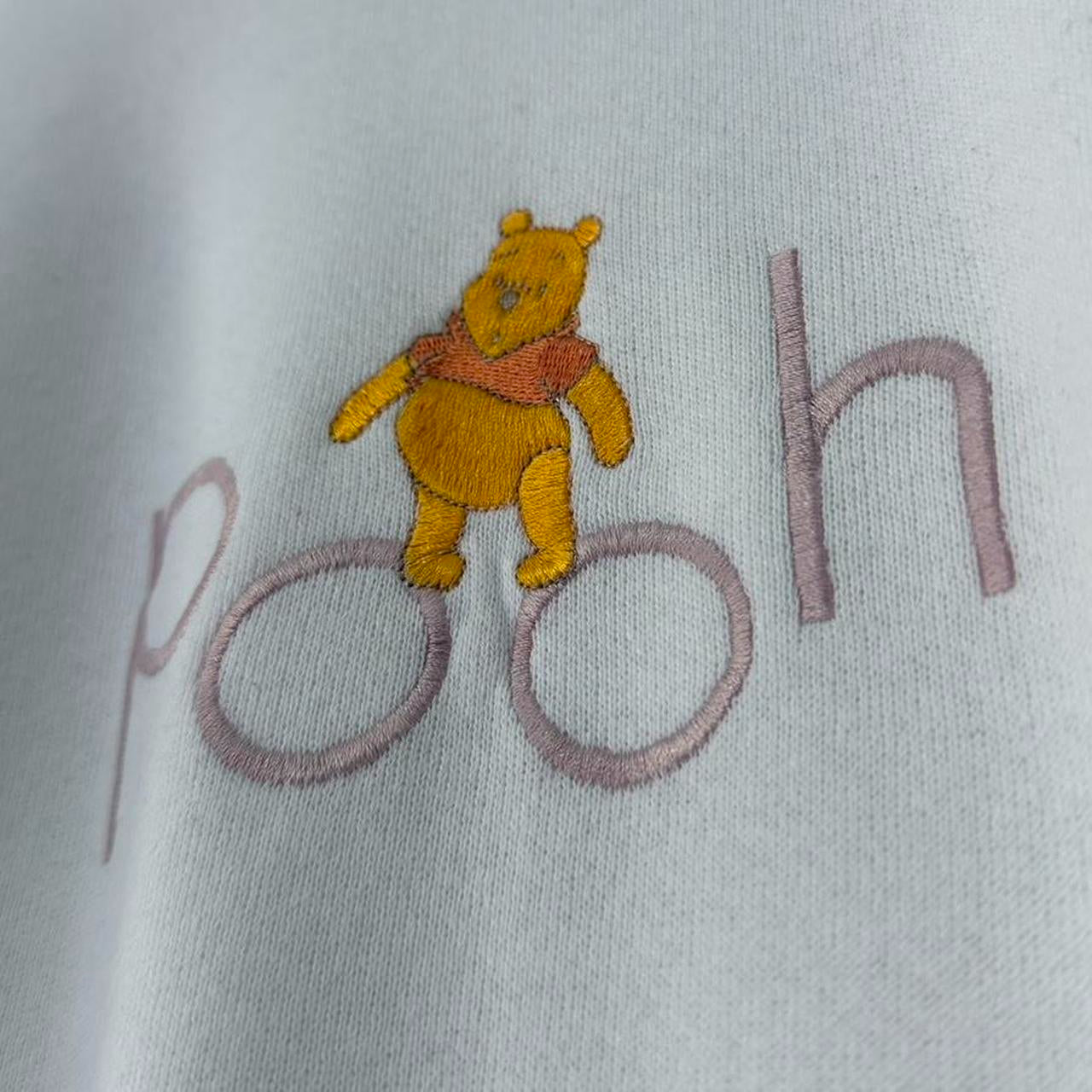 Vintage Winnie the Pooh Embroidered 90s Sweatshirt (L)