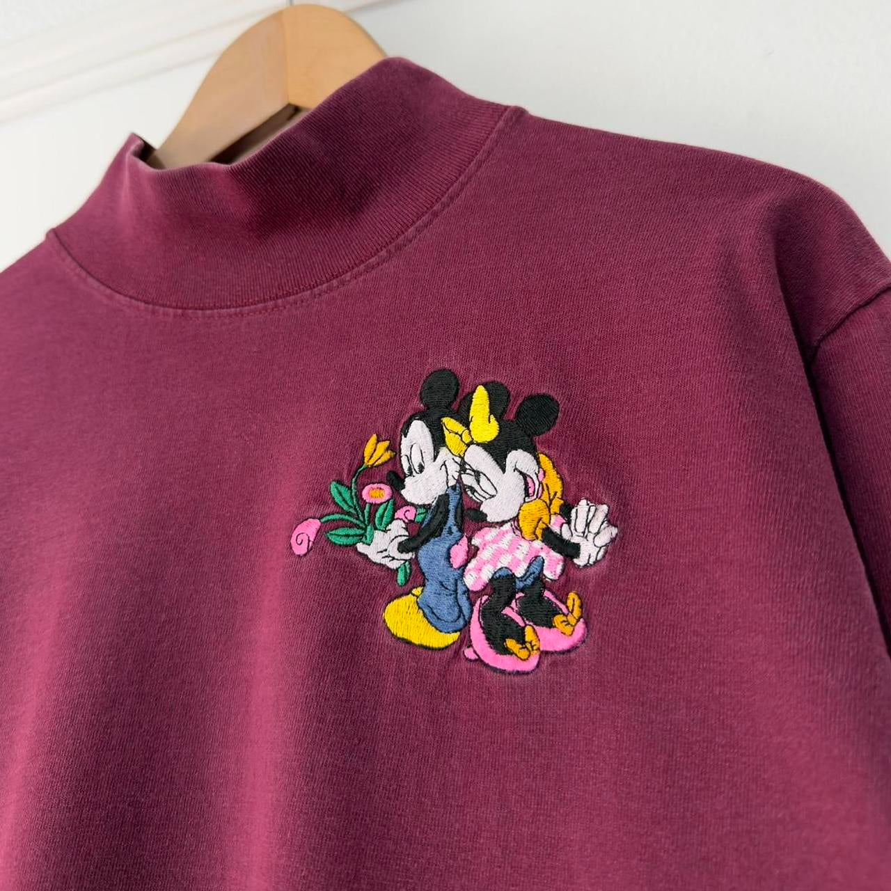 Vintage Mickey Minnie Embroidered Flower 90s Long Sleeve (M)