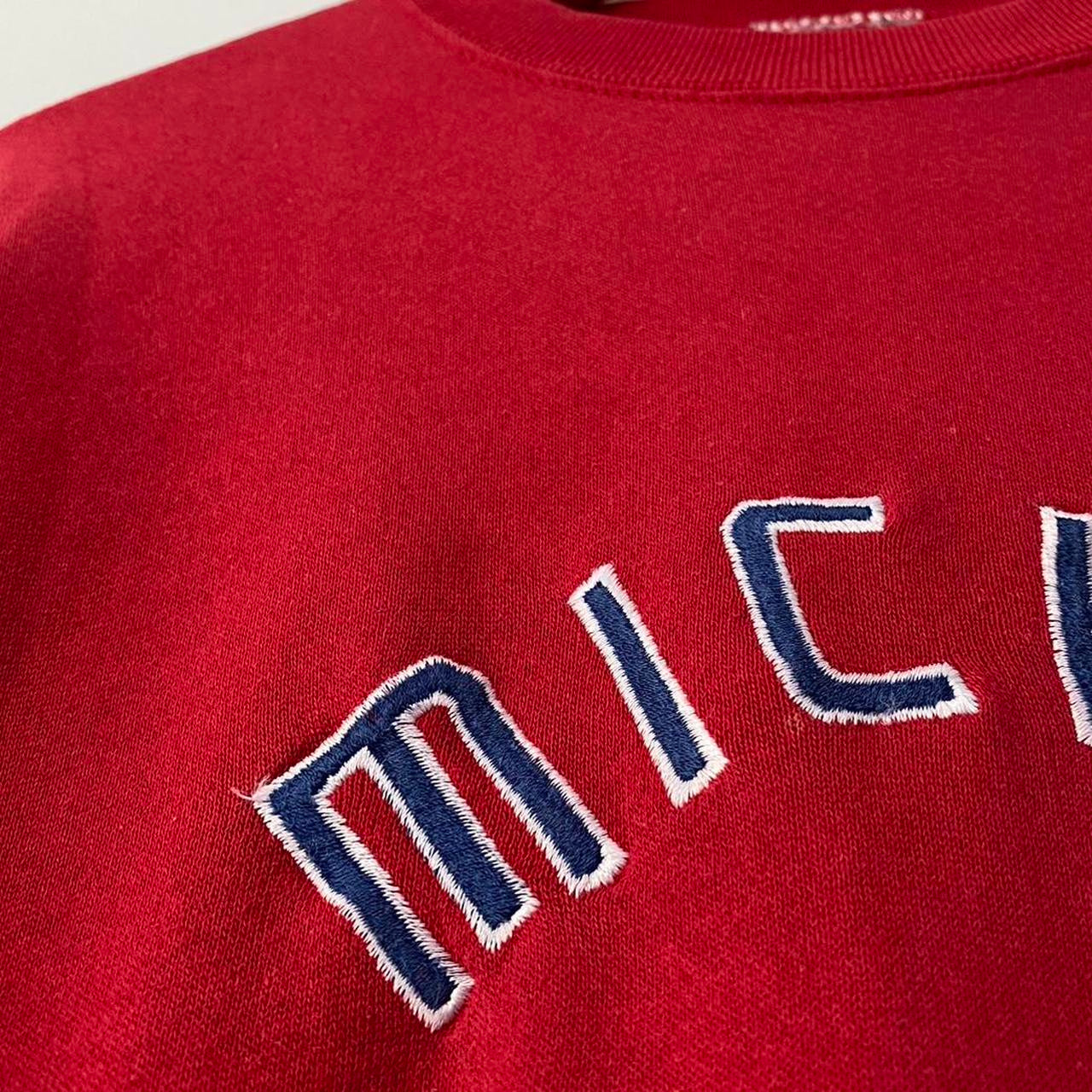 Vintage Mickey Embroidered 90s Sweatshirt (M)