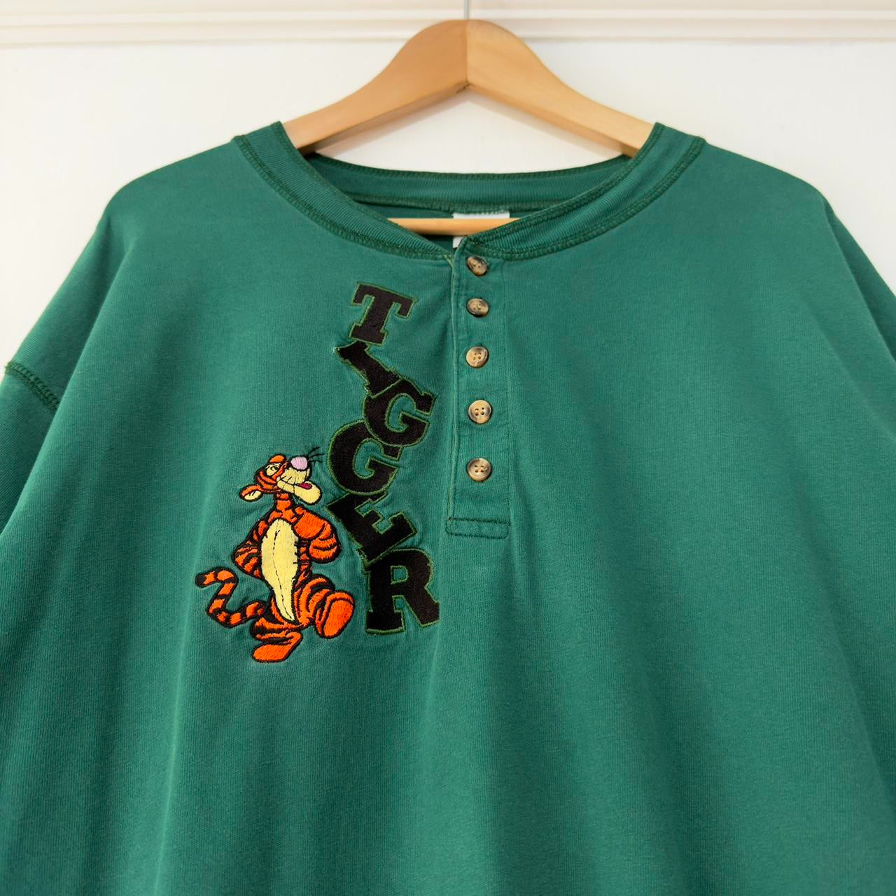 Vintage Tigger Embroidered 90s Henley T Shirt (XXL)