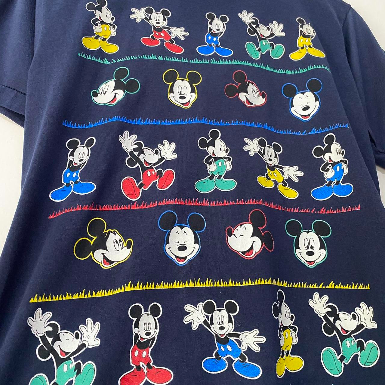 Vintage Mickey Mouse 90s T Shirt (XS/S)