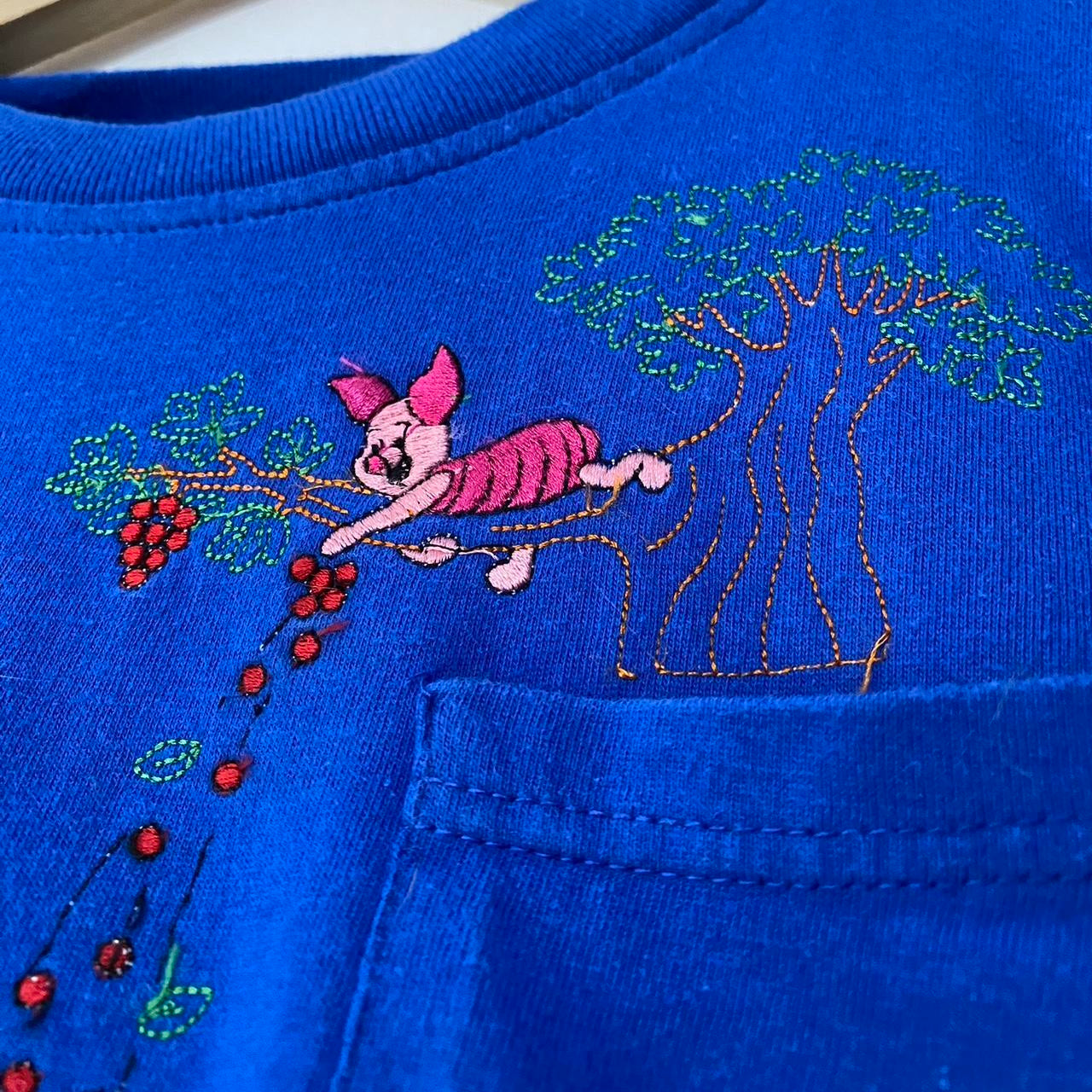 Vintage Pooh & Piglet Fruit Tree Embroidered Pocket T Shirt (XL)