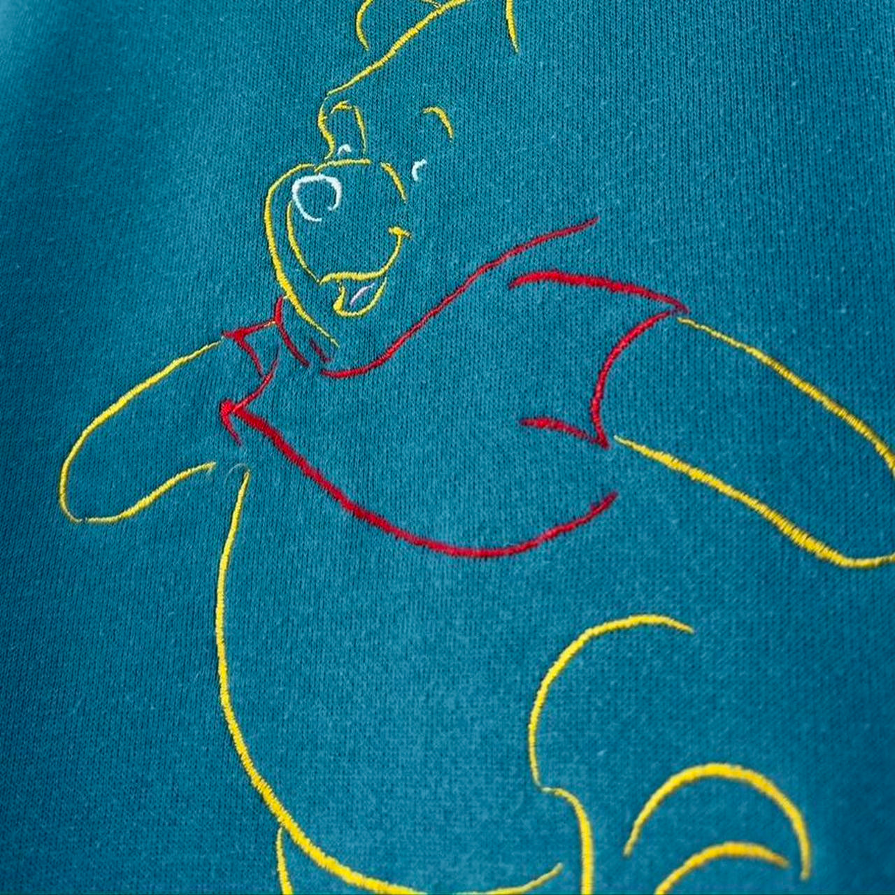 Vintage Winnie the Pooh Embroidered 90s Sweatshirt (S)