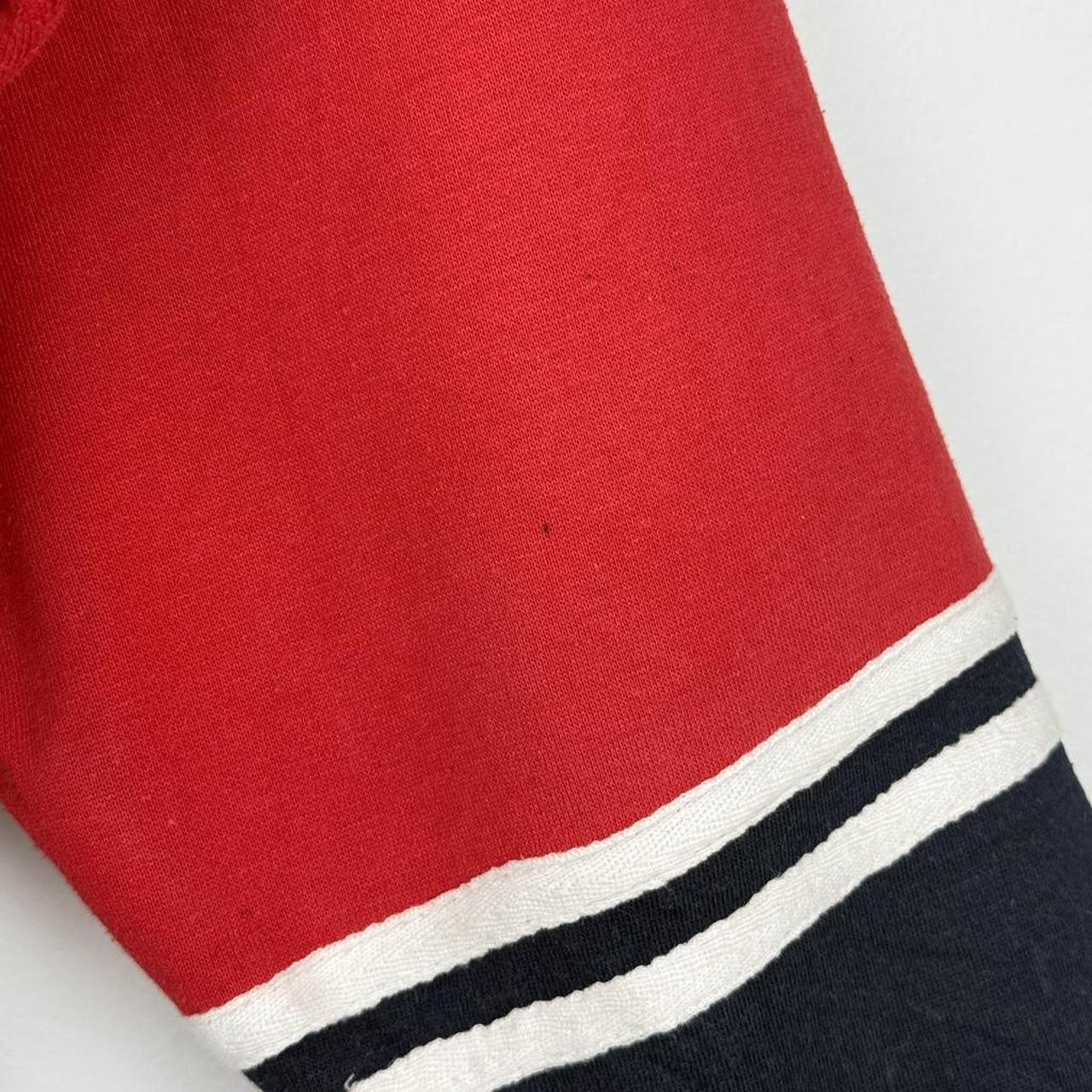 Vintage 90s Winnie the Pooh Giggles and Grins Embroidered Colour Block Sweatshirt (M)