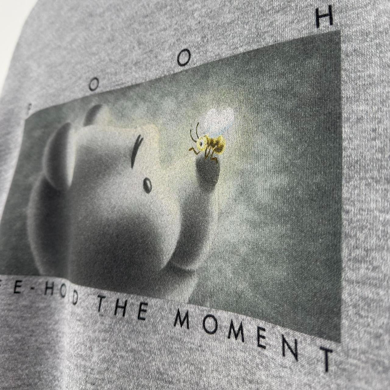 Vintage Pooh Bee Hold The Moment 00s Sweatshirt (XL)