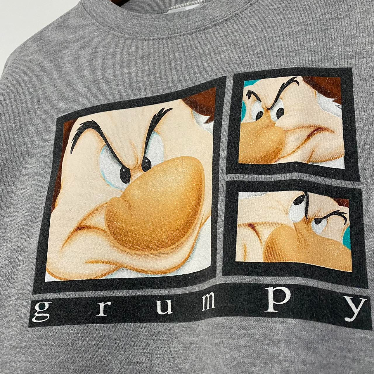 Vintage Grumpy Disney 00s Sweatshirt (L)