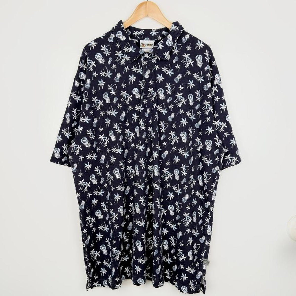 Vintage 00s Walt Disney World Mickey Pineapple Navy Polo Shirt (XL)
