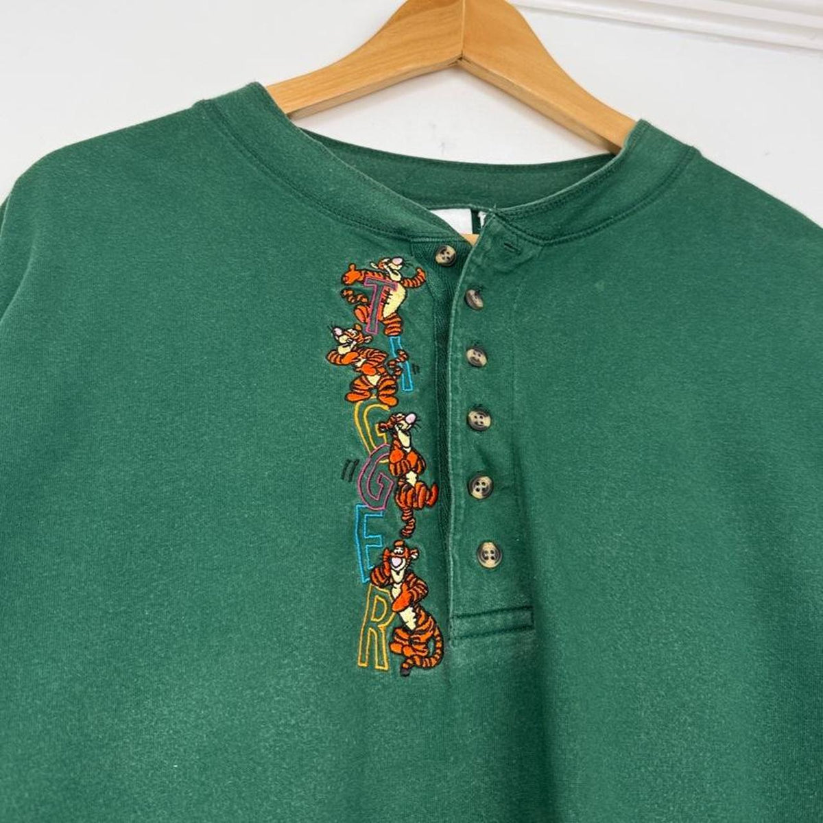 Vintage 90s Tigger Embroidered Green Henley Long Sleeve (L/XL)
