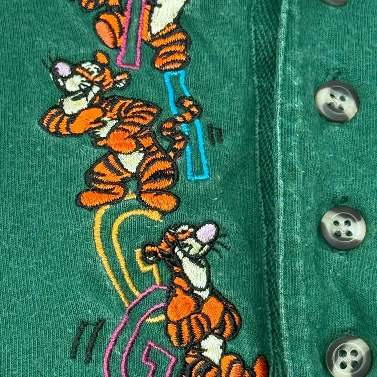 Vintage 90s Tigger Embroidered Green Henley Long Sleeve (L/XL)