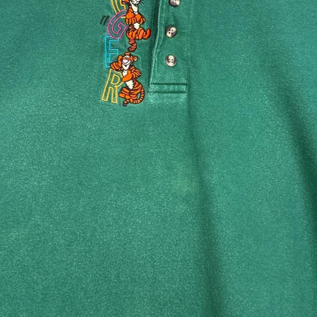 Vintage 90s Tigger Embroidered Green Henley Long Sleeve (L/XL)