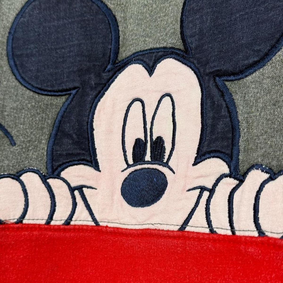 Vintage 00s Mickey Peek Leaves Red Sweatshirt (S)