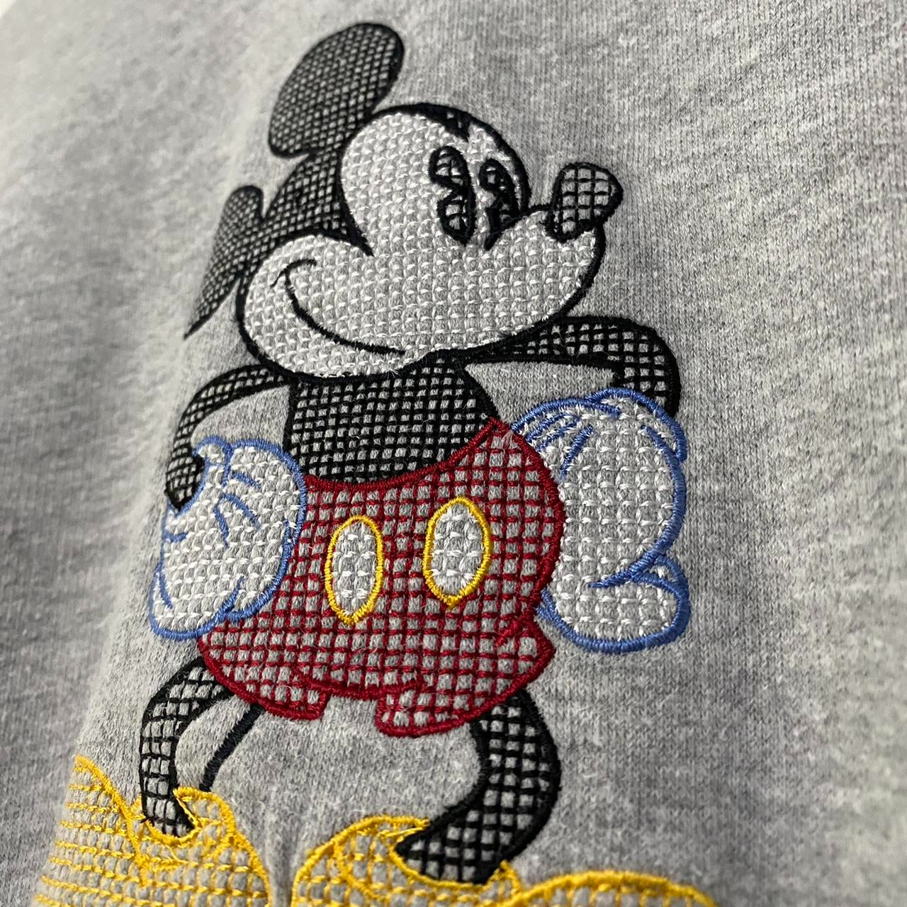 Vintage Mickey Mouse Embroidered Sweatshirt (L)