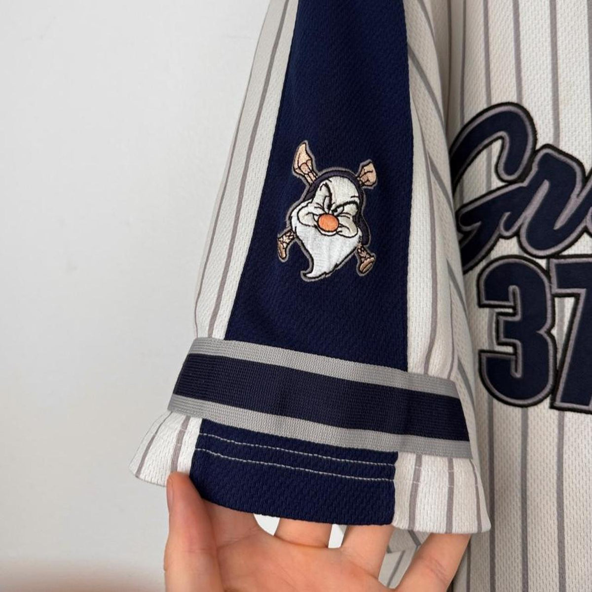 Vintage 00s Grumpy Baseball Disneyland Grey Beige Jersey (XL)