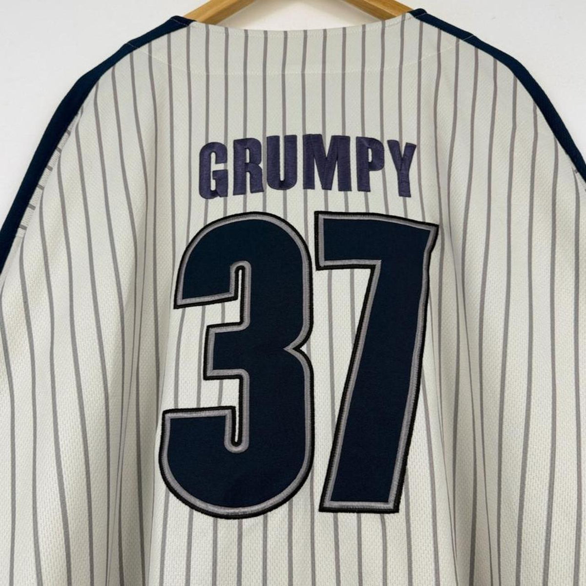 Vintage 00s Grumpy Baseball Disneyland Grey Beige Jersey (XL)