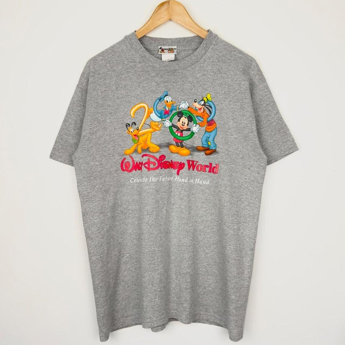 Vintage 2000 Walt Disney World Grey T Shirt (Youth XL/Adult M)