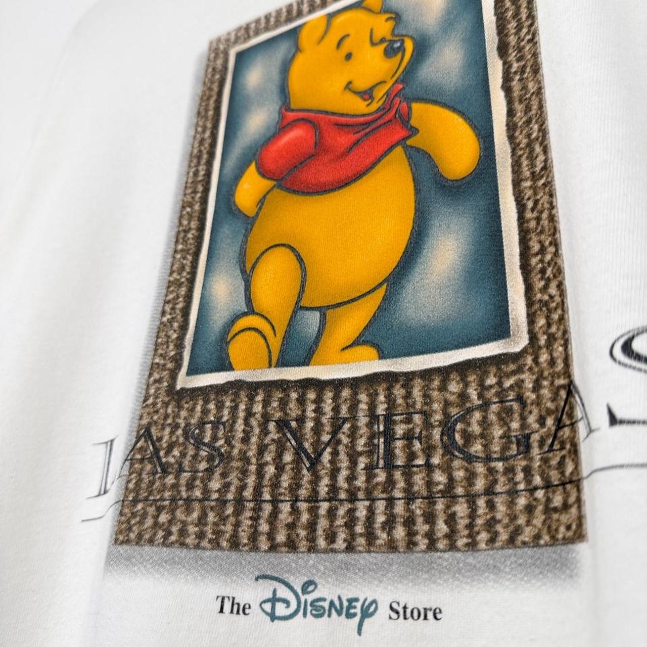 Vintage 00s Winnie the Pooh Las Vegas Disney Store White T Shirt (M)