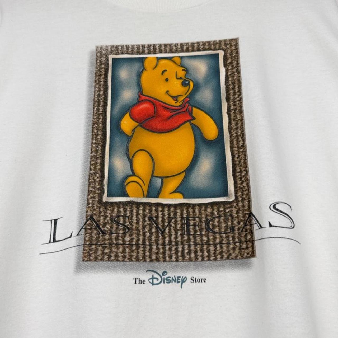 Vintage 00s Winnie the Pooh Las Vegas Disney Store White T Shirt (M)