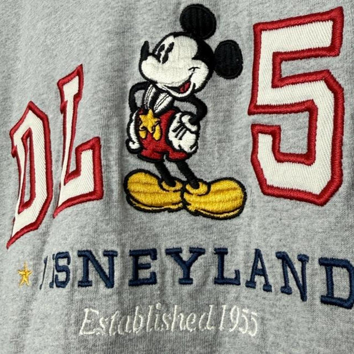 Vintage 00s Disneyland Mickey Mouse Embroidered Grey T Shirt (XL)