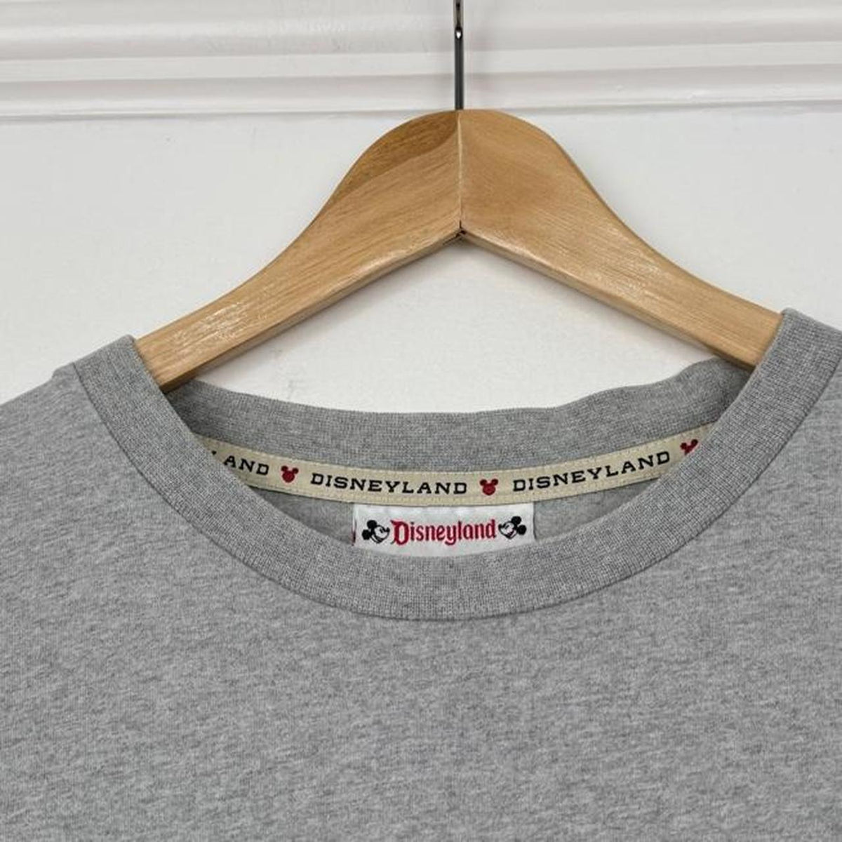 Vintage 00s Disneyland Mickey Mouse Embroidered Grey T Shirt (XL)