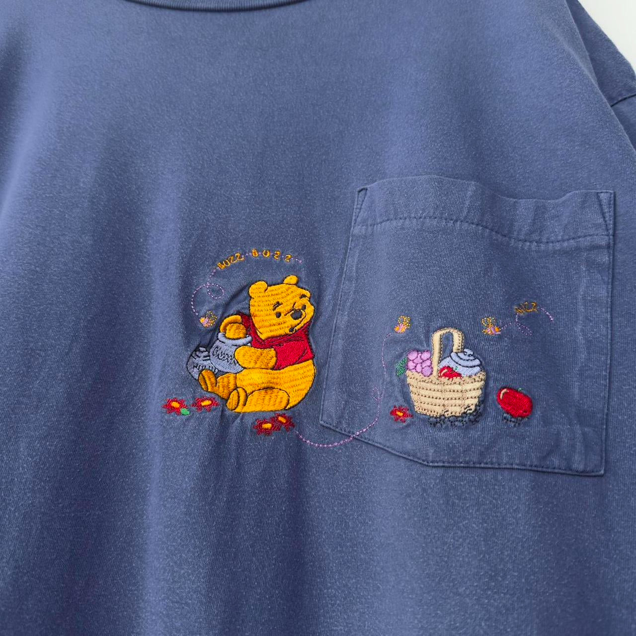 Vintage Winnie the Pooh Bees 00s Pocket T Shirt (XXL)