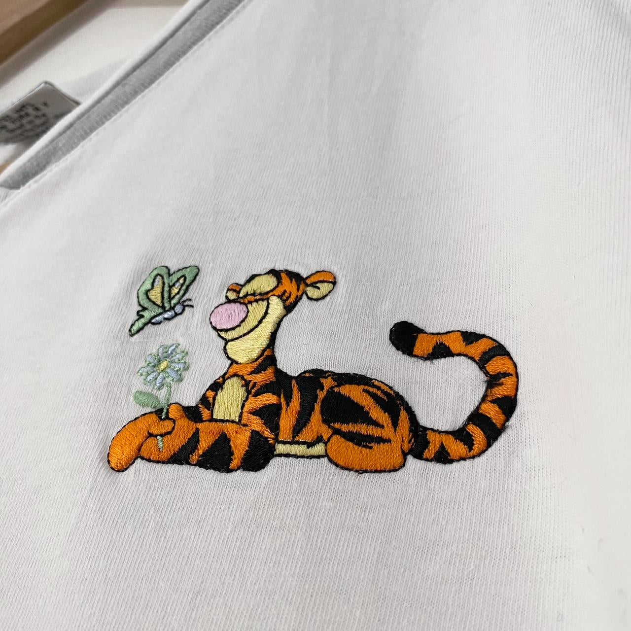 Vintage Tigger Embroidered V Neck T Shirt (L)