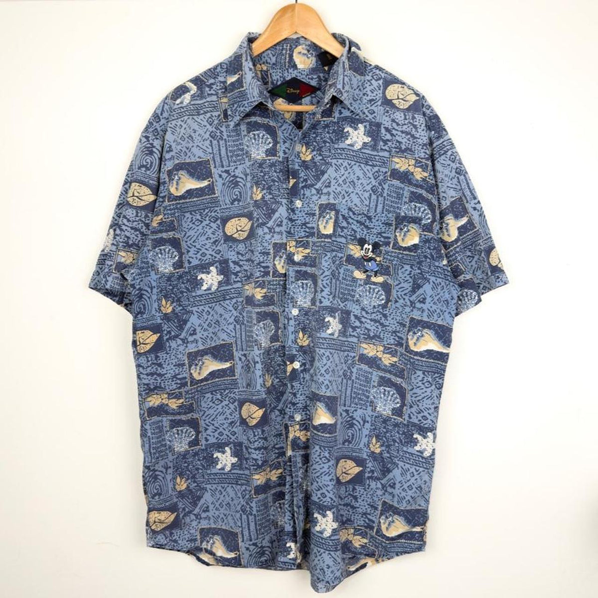 Vintage 90s Mickey Mouse Seashells Blue Button Up Shirt (L)