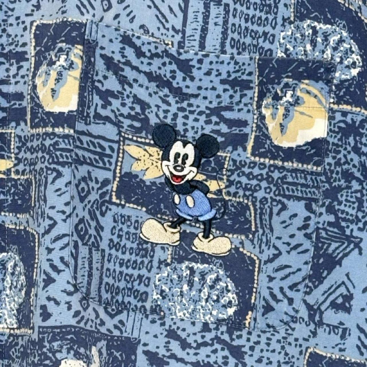 Vintage 90s Mickey Mouse Seashells Blue Button Up Shirt (L)