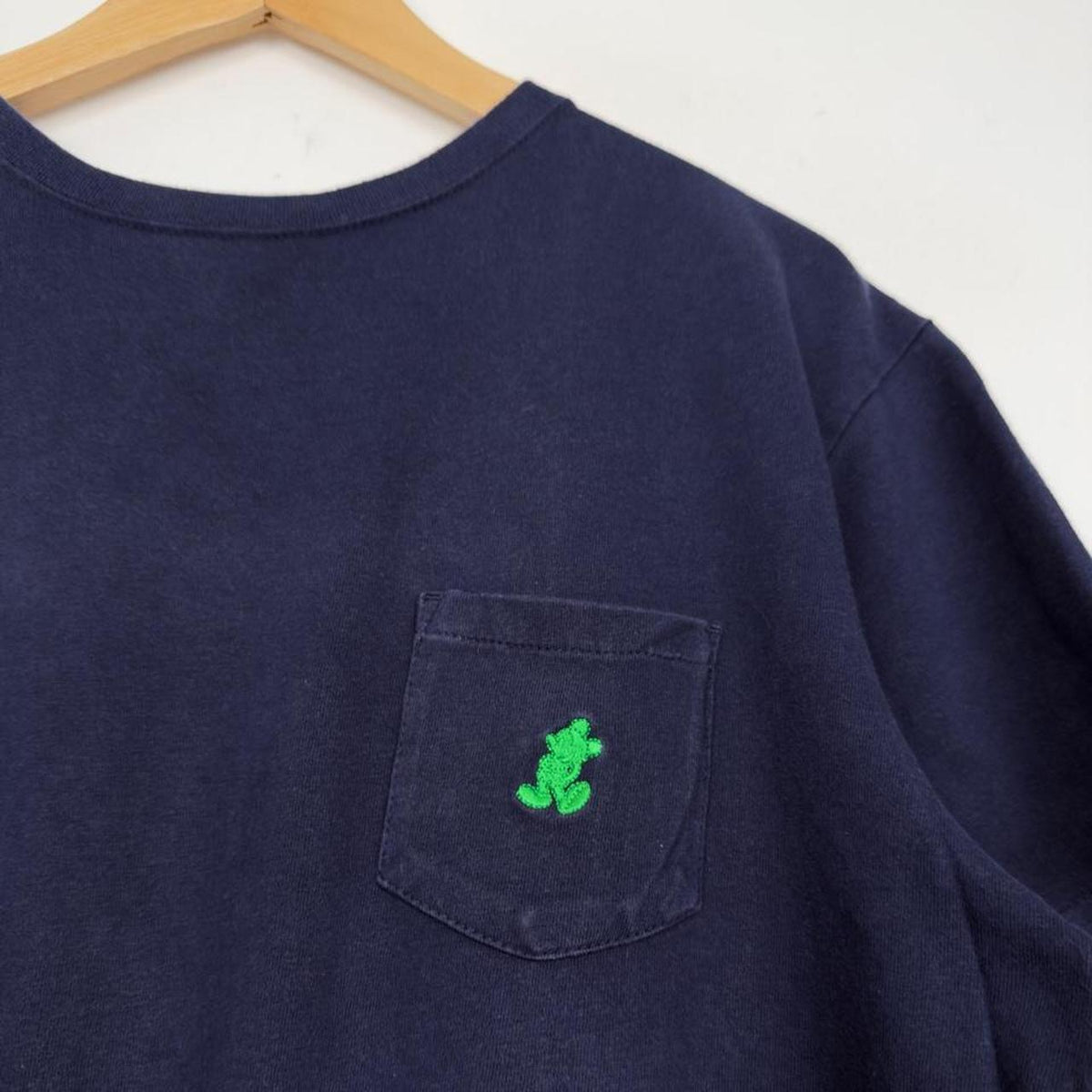 Vintage 00s Walt Disney World Mickey Emblem Navy Pocket T Shirt (M)