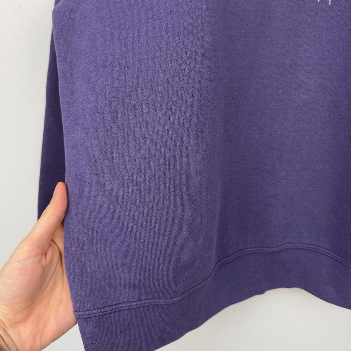 Vintage 00s Disney Store Eeyore Purple Sweatshirt (L)
