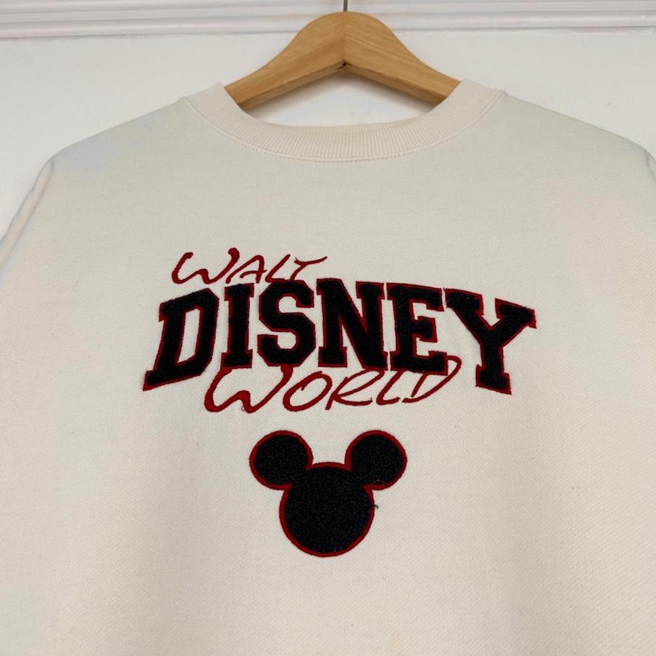 Vintage 90s Walt Disney World Embroidered Beige Cream Sweatshirt (M)