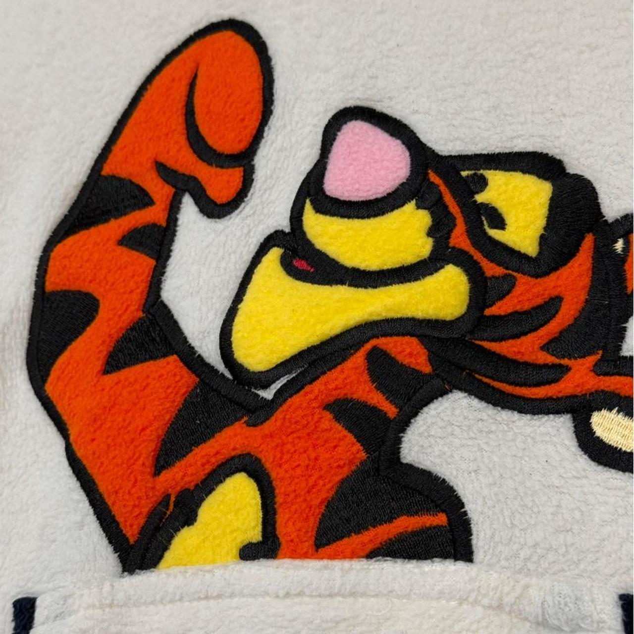 Vintage 90s/00s Tigger Embroidered Cream Fleece Hoodie (M)