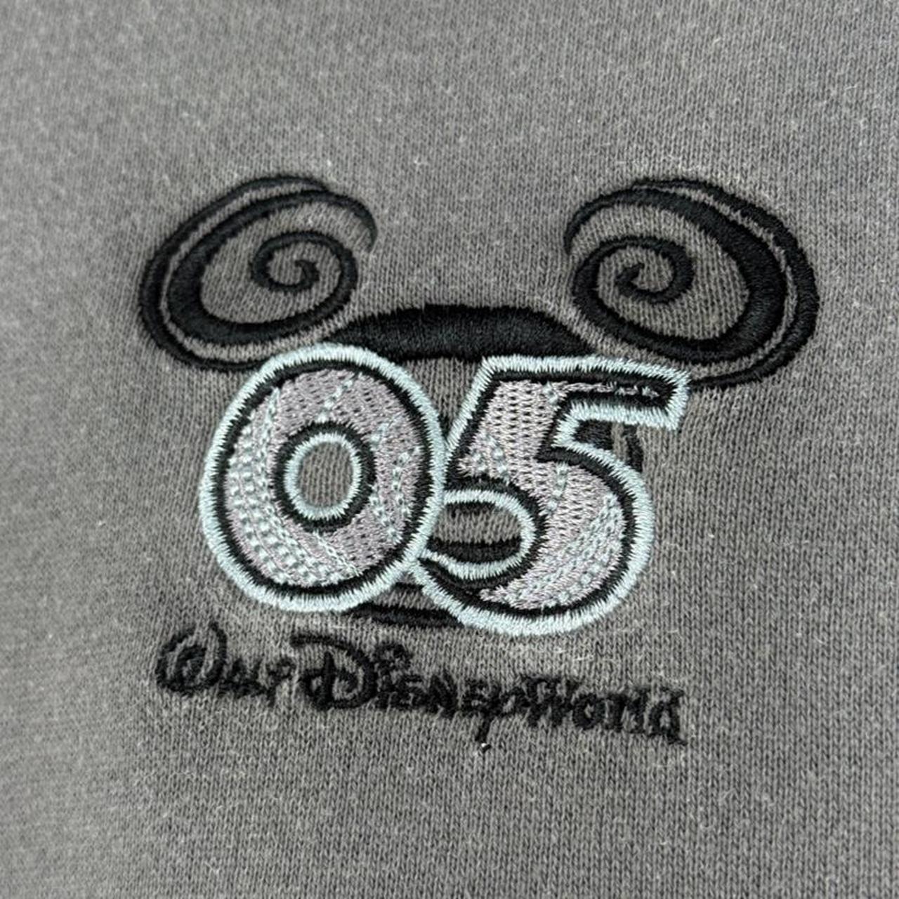 Vintage 2005 Walt Disney World Embroidered Grey Quarter Zip (XL)