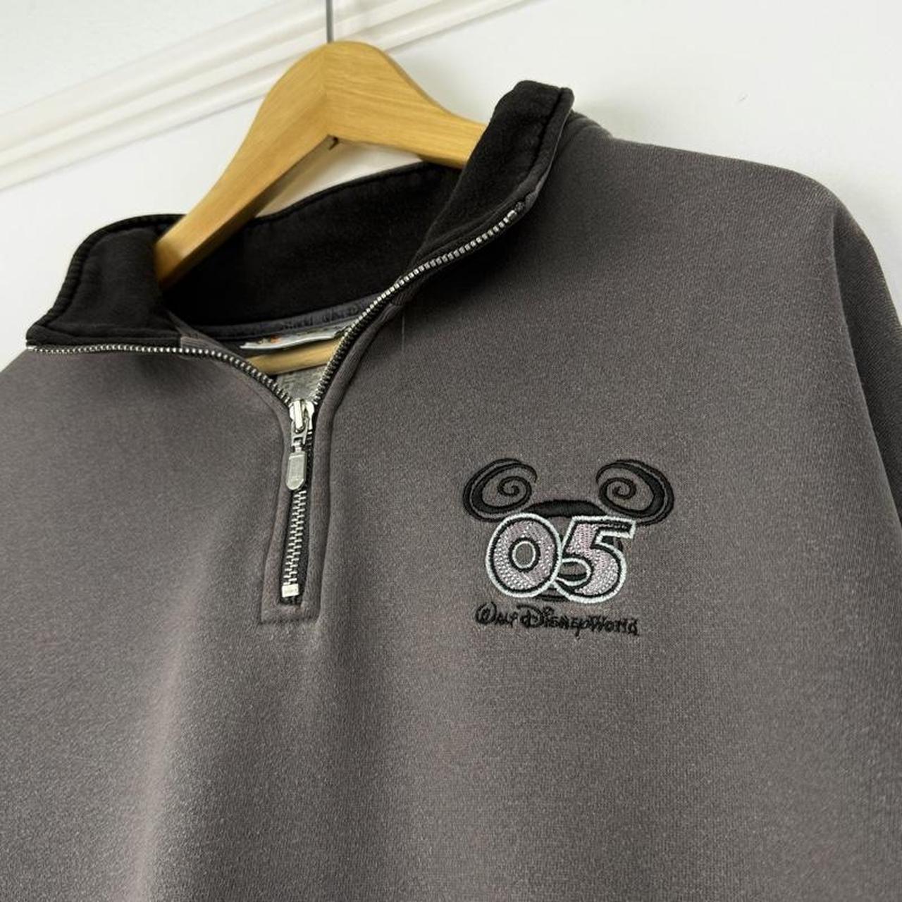 Vintage 2005 Walt Disney World Embroidered Grey Quarter Zip (XL)