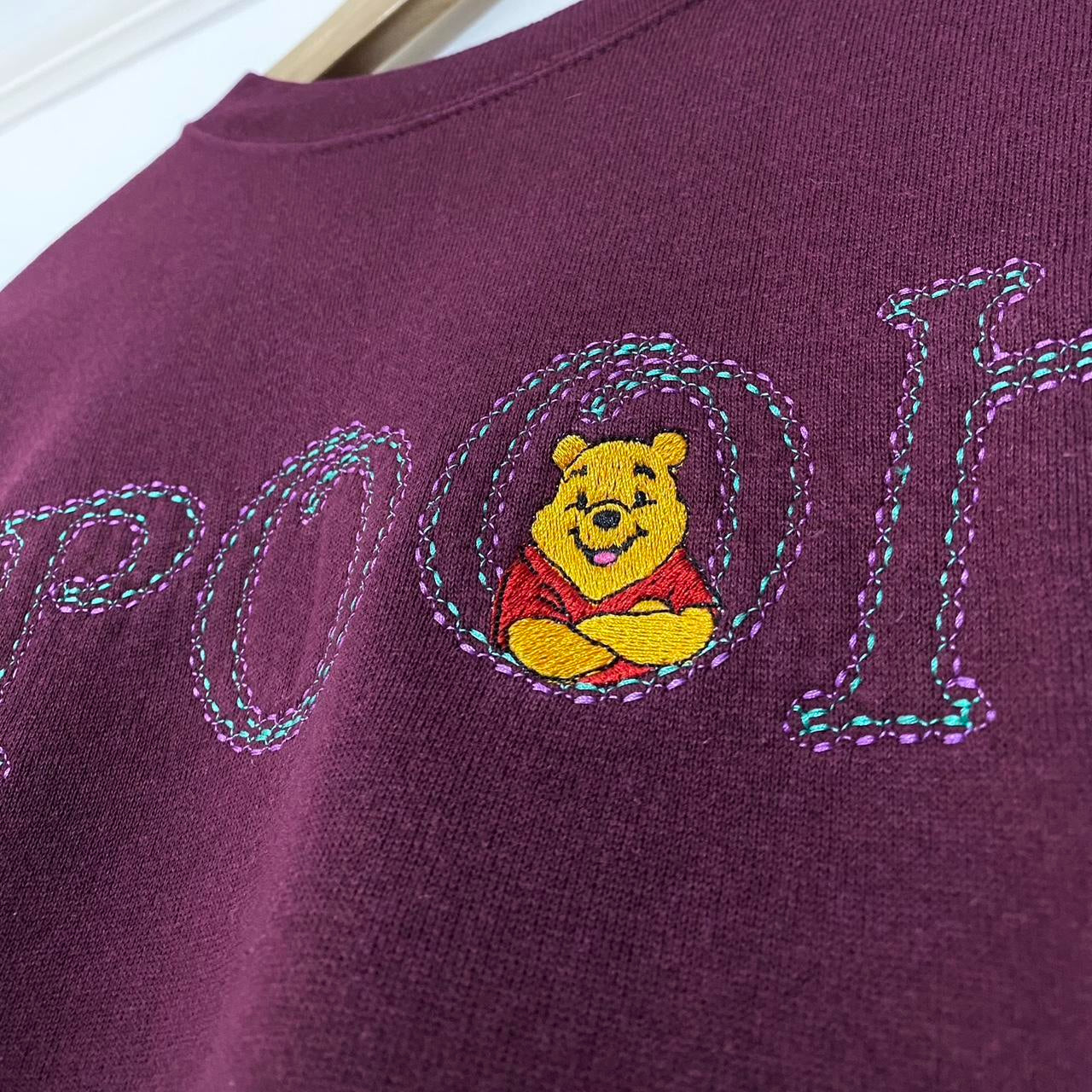 Vintage Pooh Spell Out 90s Sweatshirt (Boxy L)