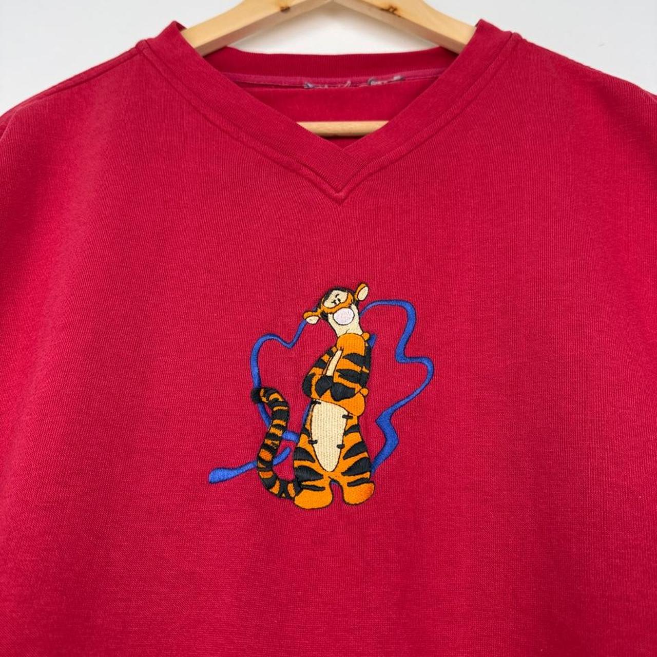Vintage 90s Tigger Embroidered Red V Neck Sweatshirt (L)