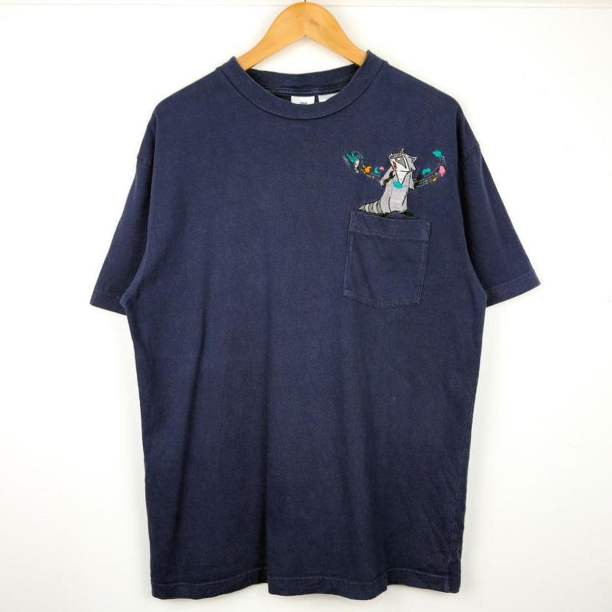 Vintage 90s Disney Pocahontas Meeko & Flit Navy Pocket T Shirt (L)