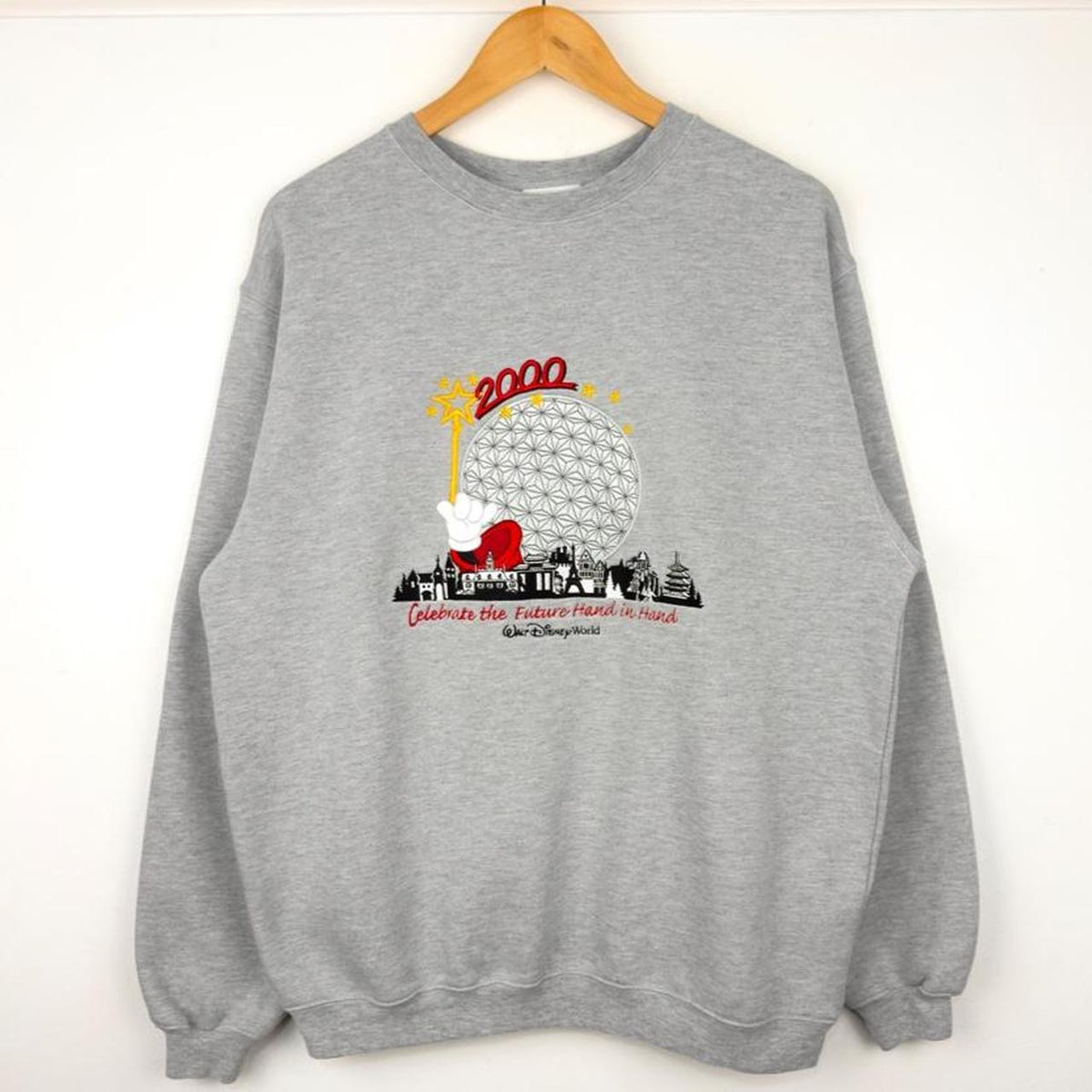 Vintage 2000 Epcot Embroidered Grey Sweatshirt (M)