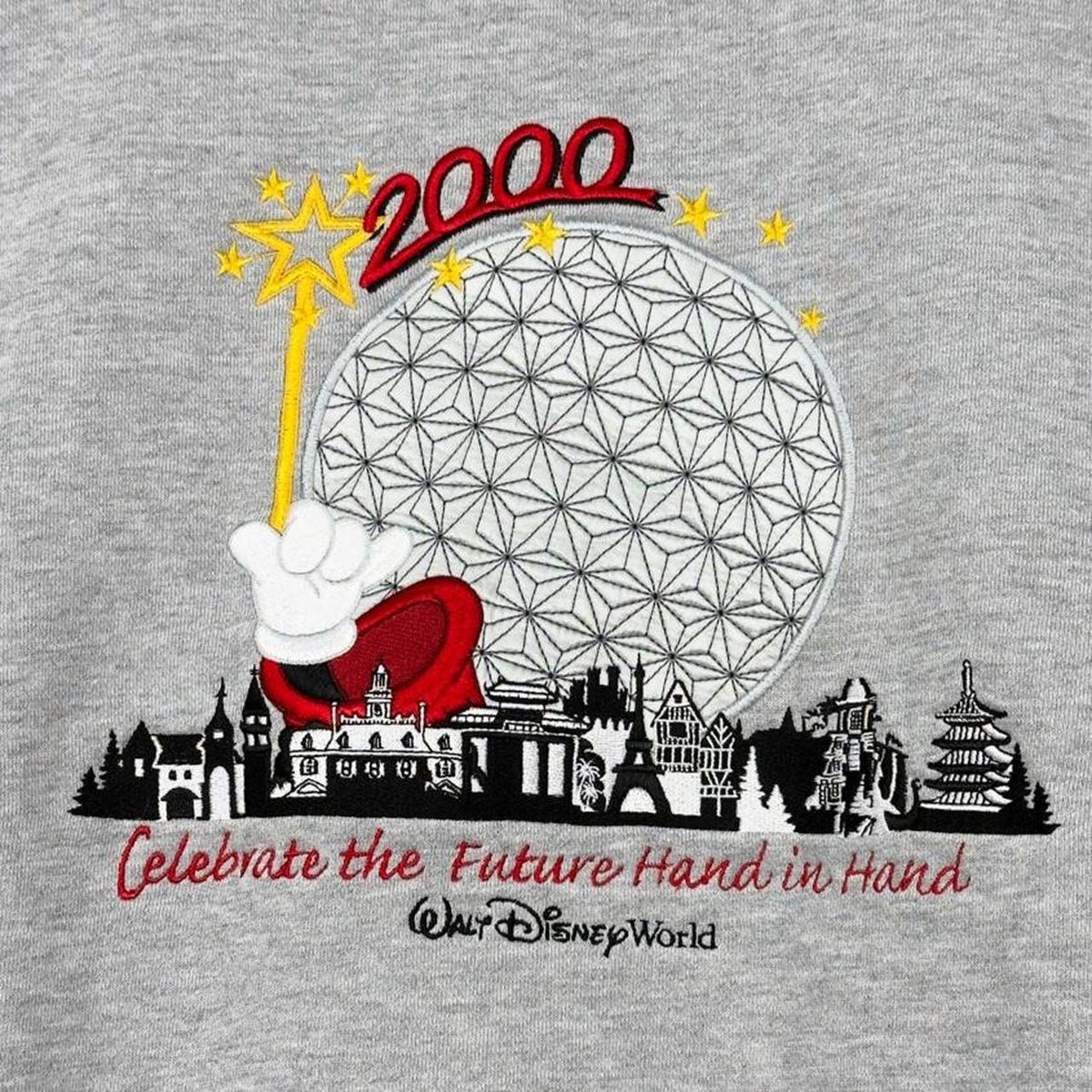 Vintage 2000 Epcot Embroidered Grey Sweatshirt (M)