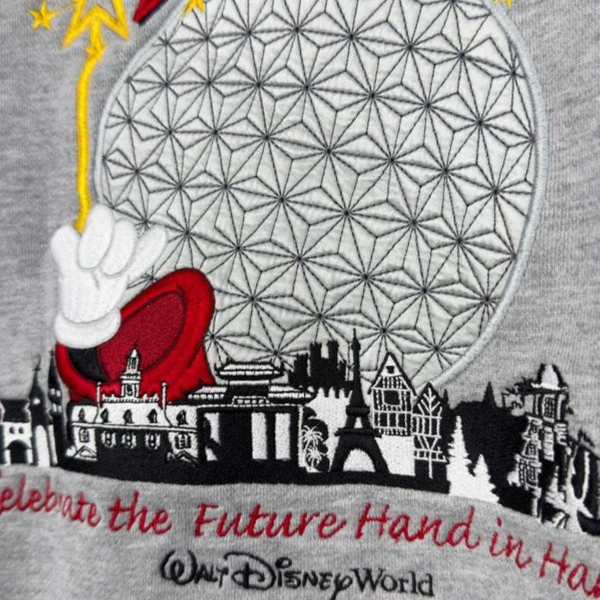 Vintage 2000 Epcot Embroidered Grey Sweatshirt (M)