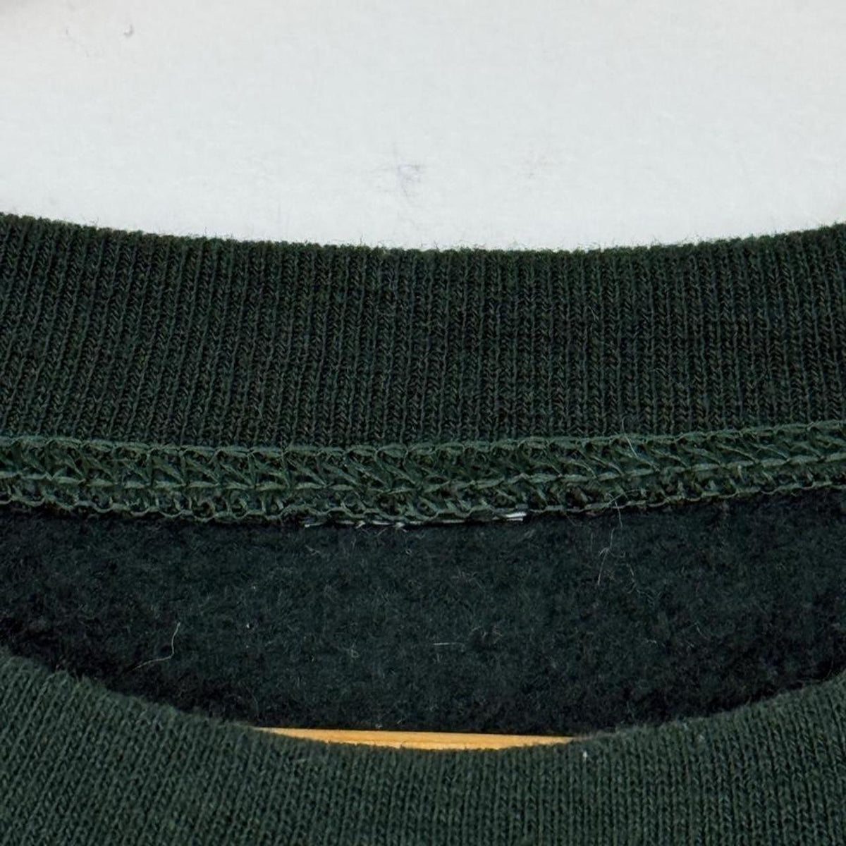 Vintage 90s Winnie the Pooh Embroidered Green Sweatshirt (XL)
