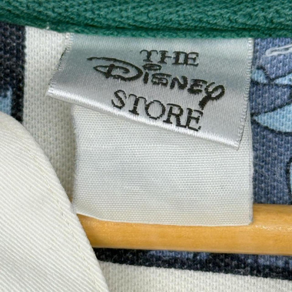 Vintage 90s Pooh & Friends Golf Disney Store Polo Shirt (M)
